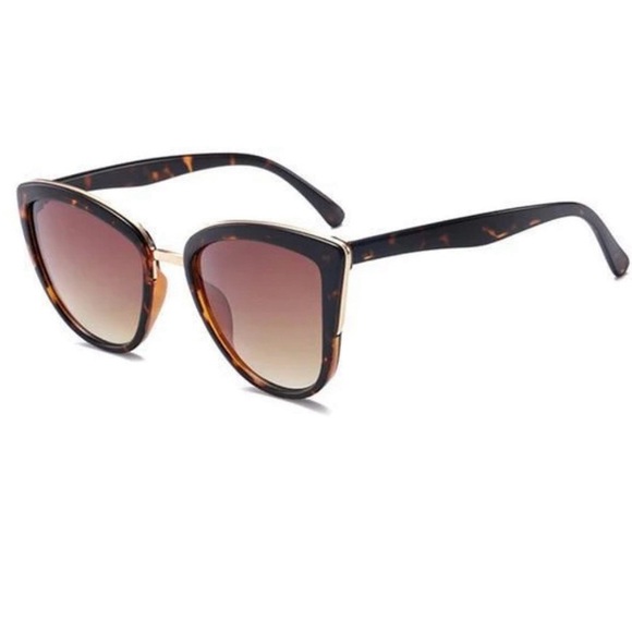 Sunglasses by Greeksglasses Kylie style, Black, tortuous Brown on other listing - Picture 3 of 7